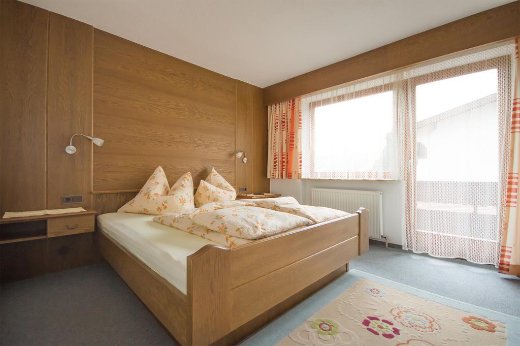 Haus Alpengruss Hotel Solden Room photo