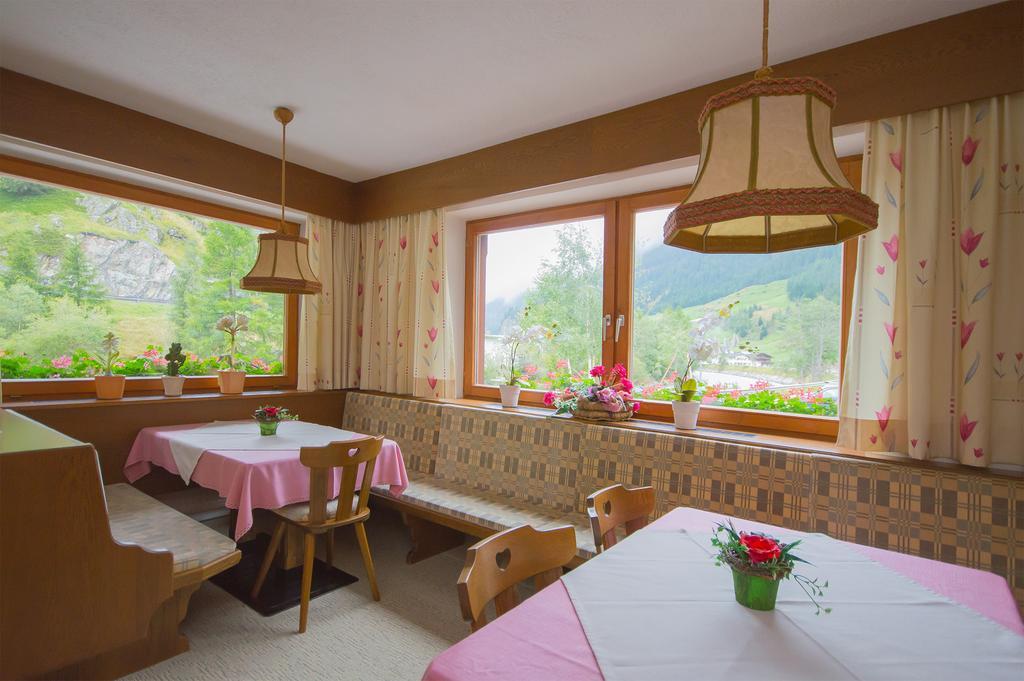 Haus Alpengruss Hotel Solden Exterior photo