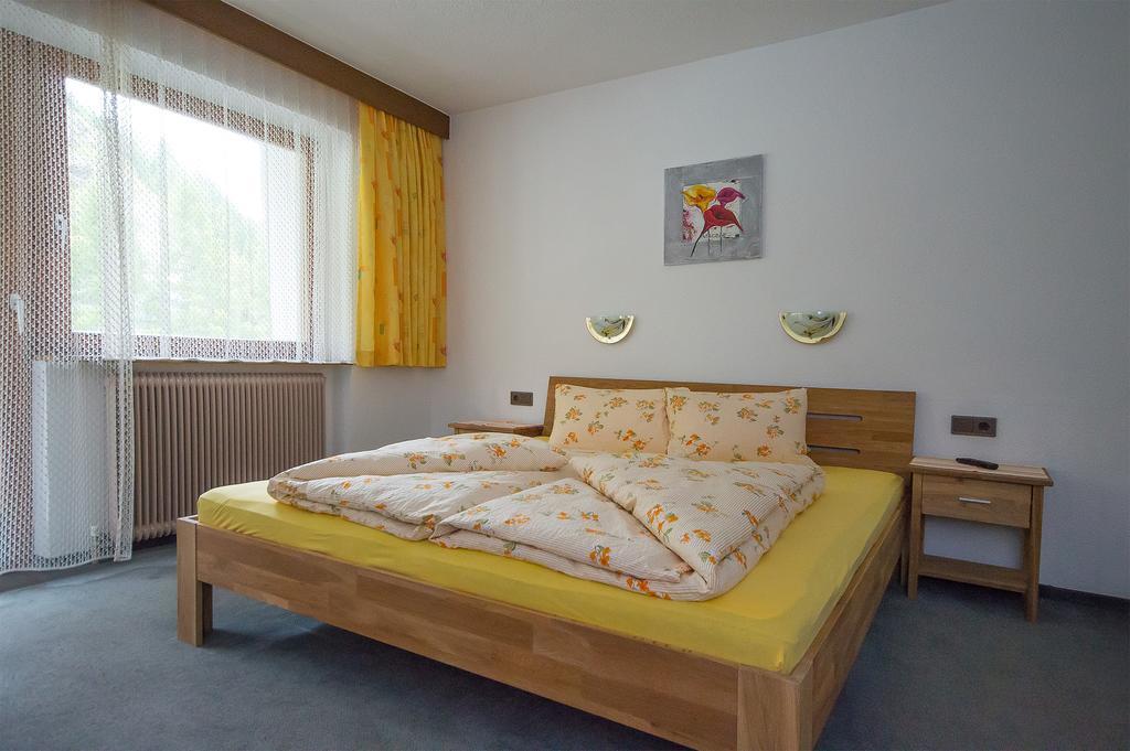 Haus Alpengruss Hotel Solden Room photo