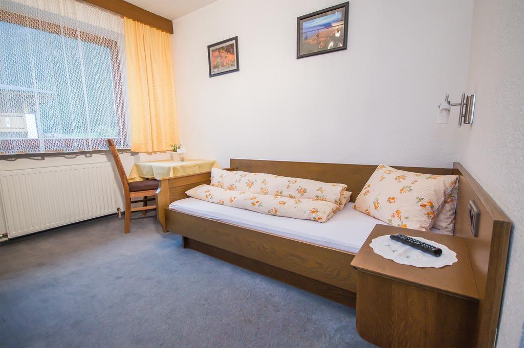 Haus Alpengruss Hotel Solden Room photo