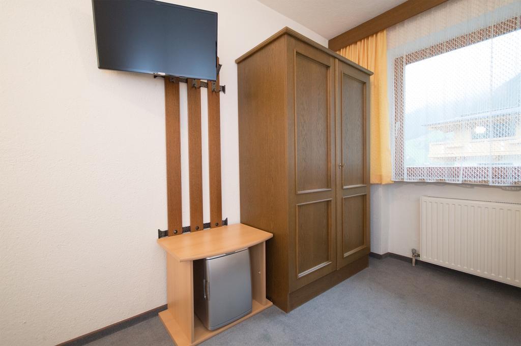 Haus Alpengruss Hotel Solden Room photo