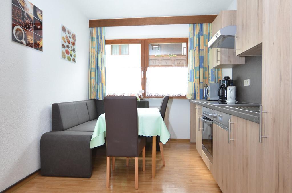 Haus Alpengruss Hotel Solden Room photo